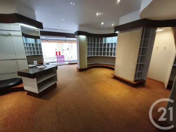 Maison 2 pièces 300 m²