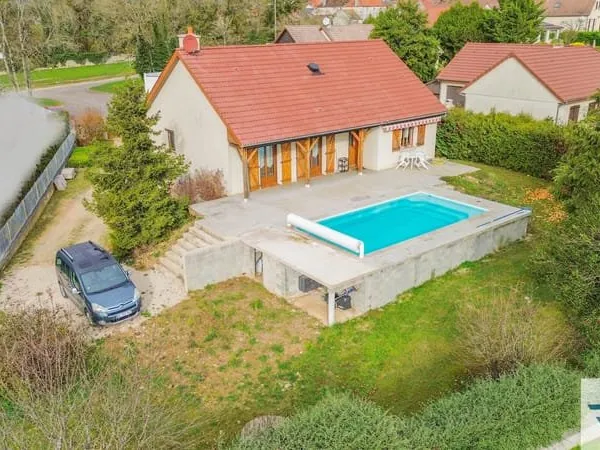 Maison 5 pièces/3 chambres 101 m2 terrain 1090 m2