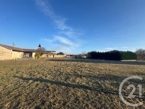 Terrain 653 m²