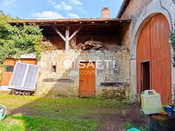 Maison + Grange + Terrain - Fort potentiel à Beaulieu-sur-Sonnette