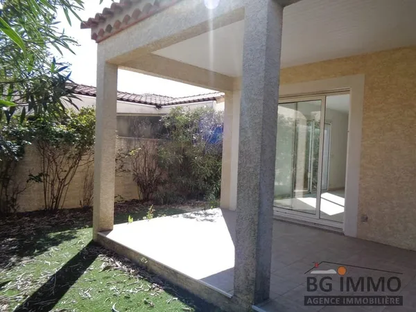 Villa F 4 de plain pied en 4 faces sur 360 m2 de terrain
