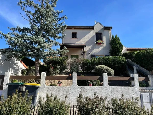 MAISON A VENDRE RUE GABRIEL CALAMAND ACTUELLEMENT LOUEE