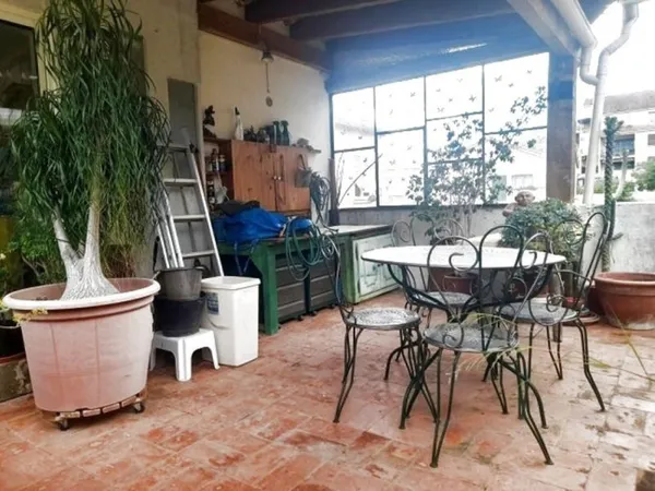 Au coeur de Saint-Florent : appartement avec terrasse dernier étage