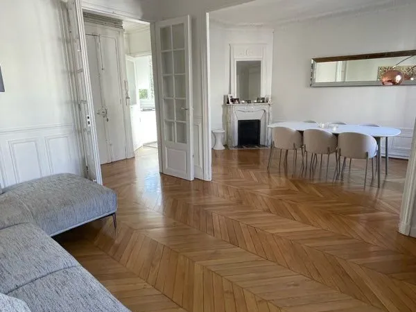 Appartement 77 m? - Centre-ville - Immeuble haussmannien