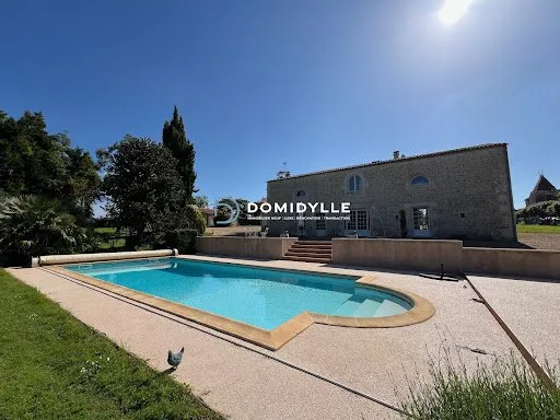 Propriété 7 pièces 220 m²