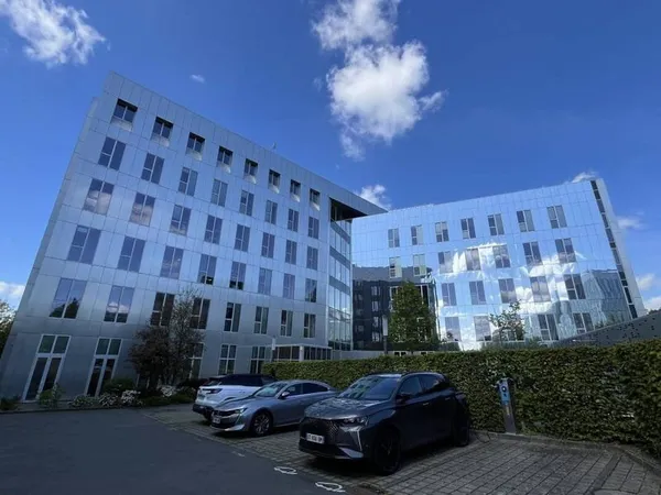 Bureaux 1064 m²