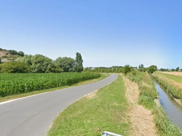 Parcelle au Mont-Dol - 1,95Ha + un abris - Non Constructible