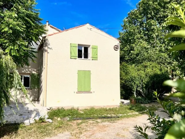Grande ferme rénovée avec dépendances et fort potentiel d'am