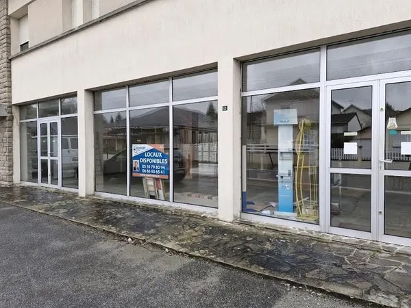 Local 4 pièces 300 m²