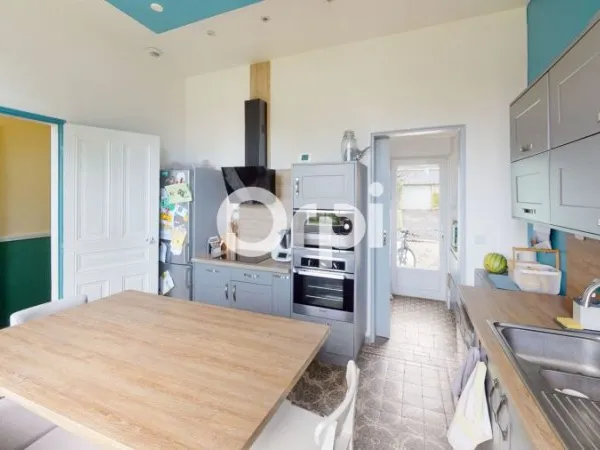 Maison 11 pièces 245 m²