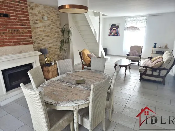 Charmante maison de 163m2, entièrement rénovée, avec 3 chambres + jardin
