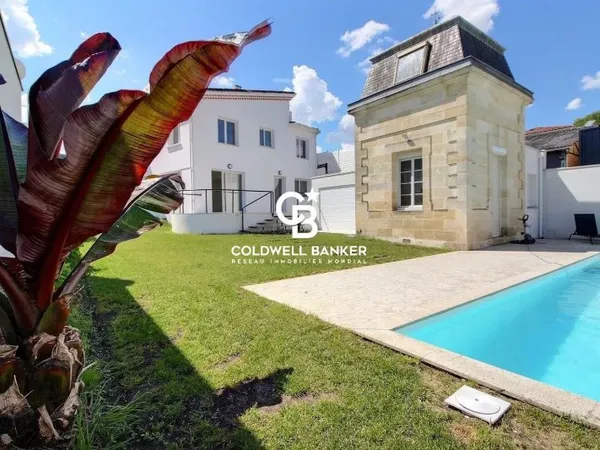 Villa avec piscine aux prestations haut de gamme Bègles