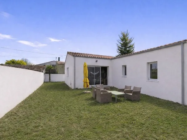 Maison à vendre 4 pièces axe 4 voies La Rochelle / Niort