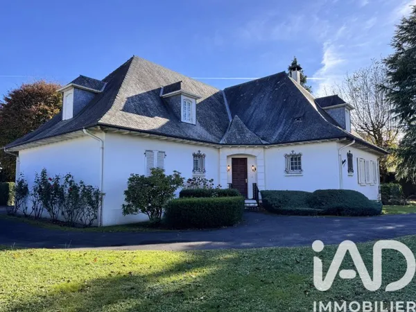 Maison 8 pièces 344 m²