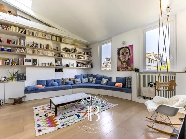Paris 17 - Proche Batignolles - Duplex aux derniers étages avec vue ciel