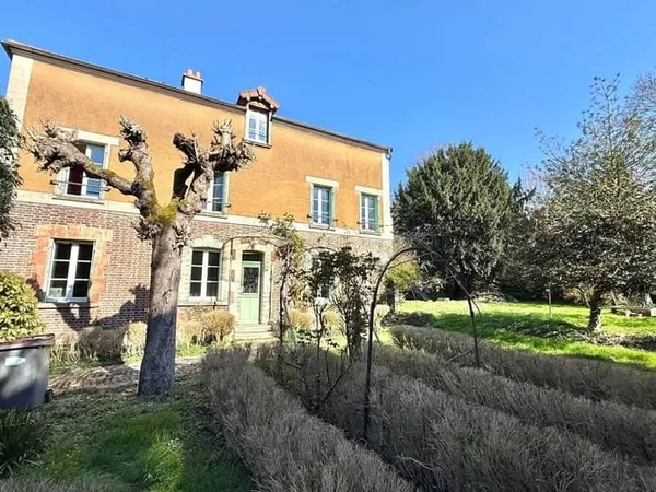Maison 7 pièces 214 m²