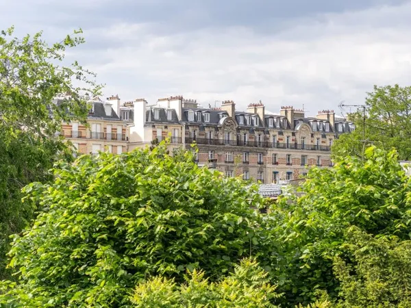 Paris XVI - Propriété avec jardin - RARE