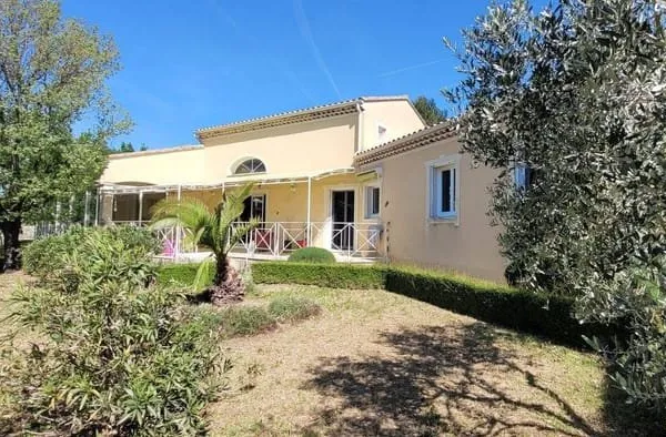 Maison de plain-pied 6 pièces 168 m²