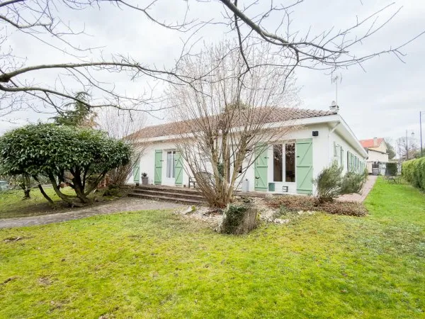 Maison de plain-pied DPE en B - Yerres 8 pièce(s) 182 m2