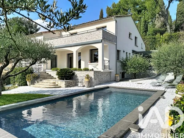Maison 10 pièces 280 m²