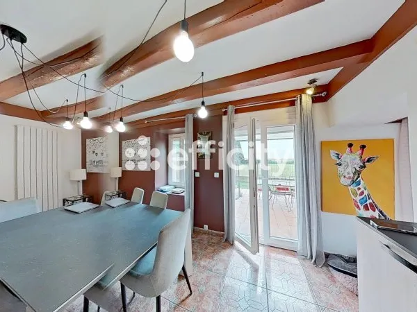 Maison 10 pièces 245 m²