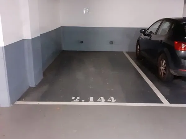Place de parking intérieure et securisée