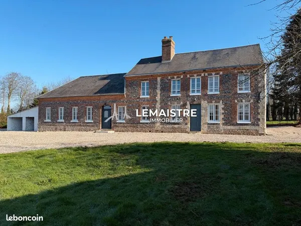 Maison 8 pièces 260 m²