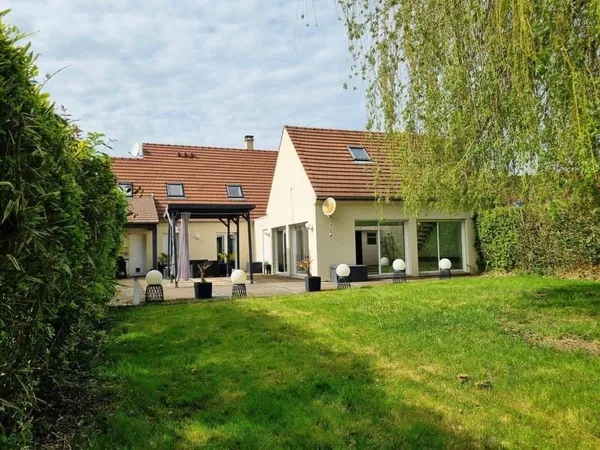 Maison 8 pièces 234 m²