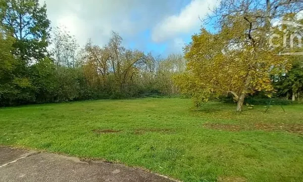 A VENDRE, Vineuil, Terrain 4675m² constructible
