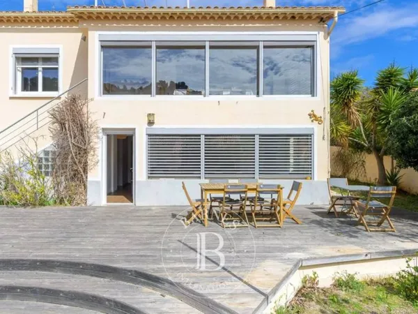 Villa 7 pièces 195 m²