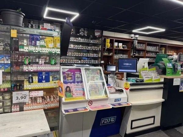 À VENDRE - MURS & FONDS - BAR TABAC FDJ - Côte de Granit Rose - Emplacement privilégié proche mer