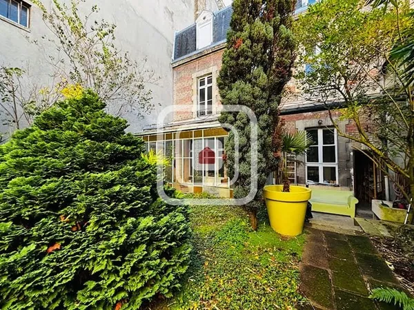 Maison 10 pièces 283 m²