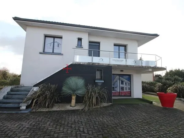 Local Professionnel - Bureaux 94.96 M2