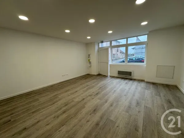 Local 1 pièce 46 m²