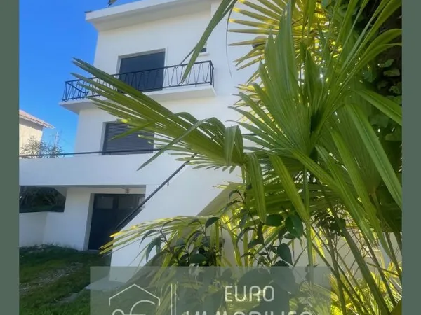 Maison centre ville- 3 chambres- jardin de 400m²-Bazas- Girond