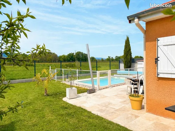 🏡 Maison récente plain-pied avec piscine et vue dégagée - secteur calme recherché