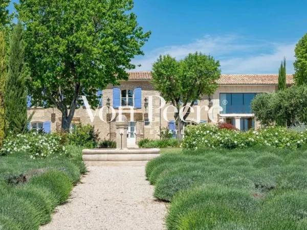 Une propriété de rêve dans les Alpilles