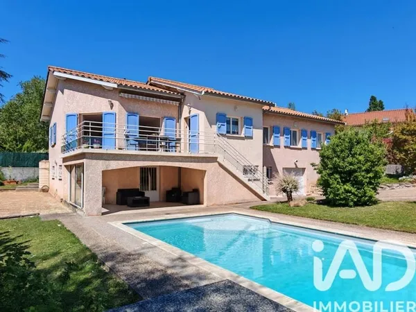 Maison 6 pièces 202 m²