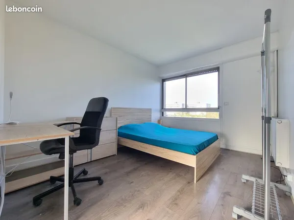 Chambre meublée 11m²