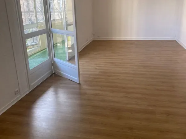 APPARTEMENT LUMINEUX 110 M2 HYPER CENTRE DE CHAUMONT