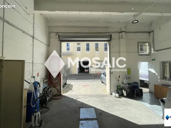 Local 240 m² Saint-Laurent-du-Var
