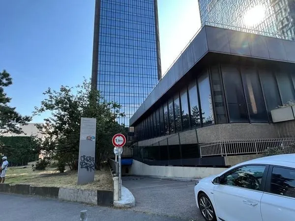 A vendre - place de stationnement auto - parking tours mercuriales