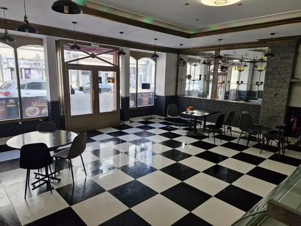 Local 200 m²