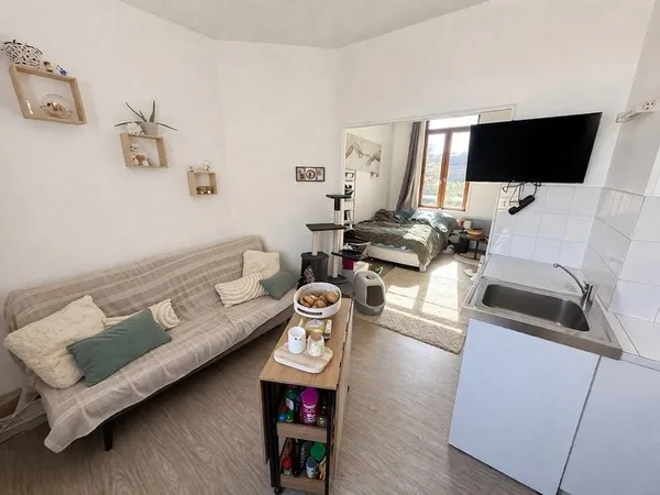 IMMEUBLE DE RAPPORT DE 5 APPARTEMENTS AVEC COMPTEURS INDIVID