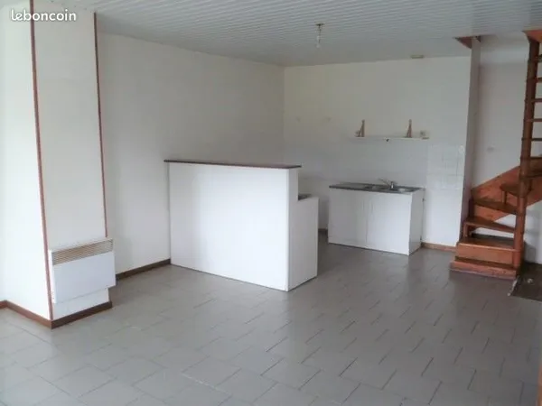 Maison 2 chambres avec Jardin - Proche A23 et commodités