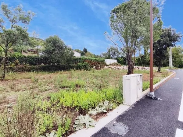 Terrain à bâtir Vente Colombières-sur-Orb  579m² 92000€