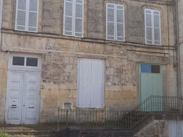 Maison burie