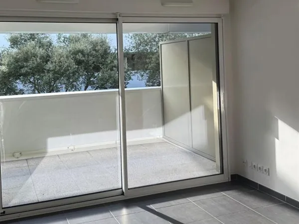 Anglet central 3 pièce(s) 65 m2 + terrasses/loggias + pkg intérieur