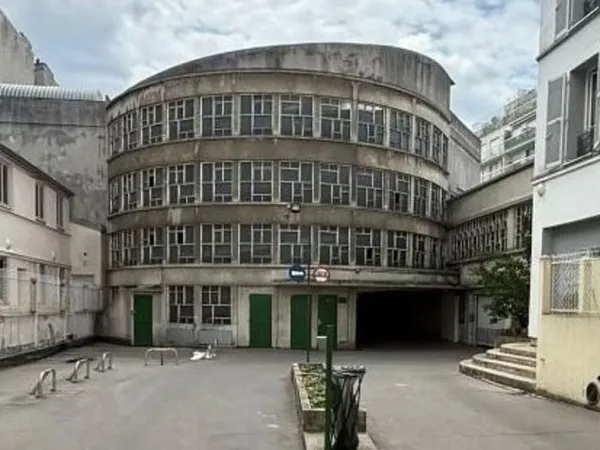Parking / Box fermé 13m² sécurisée avec gardien PARIS 18
