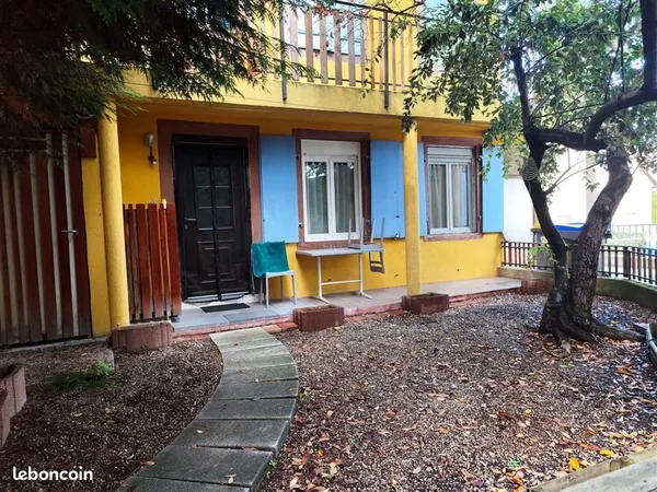 Appartement meublé 1,5 pièce avec jardin privatif ; situé dans maison donnant sur rue calme. ILLKIRC